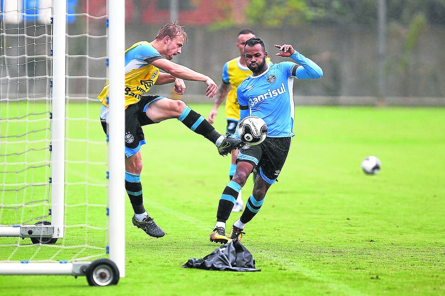 "Quero retornar como pedido de desculpas", diz ex-promessa do Grêmio ao lembrar saída polêmica Grêmio