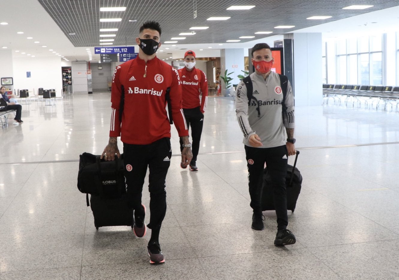 Com duas dúvidas no time, veja provável escalação do Inter, horário e transmissão contra o Bragantino Inter