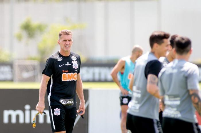 Grêmio reconhece pressa, deixa efetivação de Thiago Gomes em segundo plano e mantém Mancini na pauta Corinthians