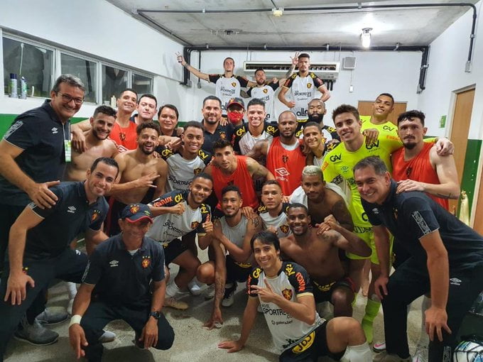 Thiago Neves se diz "abraçado e bem recebido" no Sport, e ex-dirigente do Grêmio aponta responsável por contrato polêmico Thiago Neves