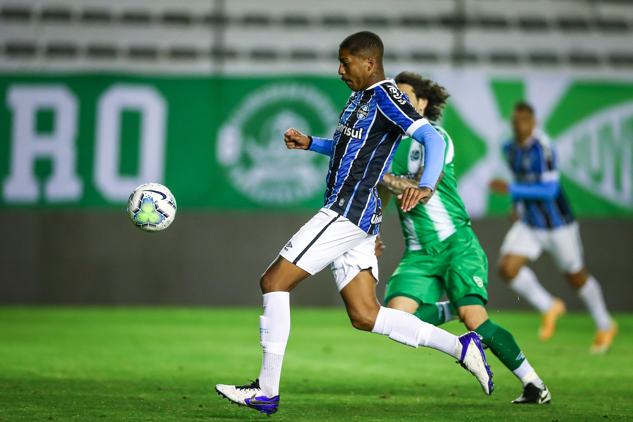 Renato veta saída de Thaciano após vitória na Copa do Brasil; Bolzan diz que o meia do Grêmio é Jean Pyerre Grêmio