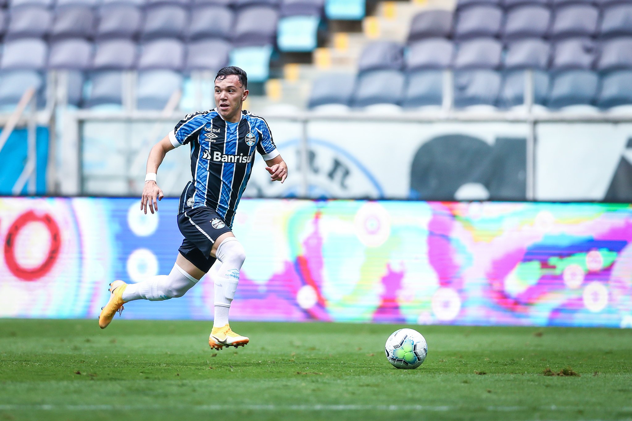 Pepê revive "aprendizado" do ano passado e quer usar classificação para escrever nova história no Grêmio Pepê