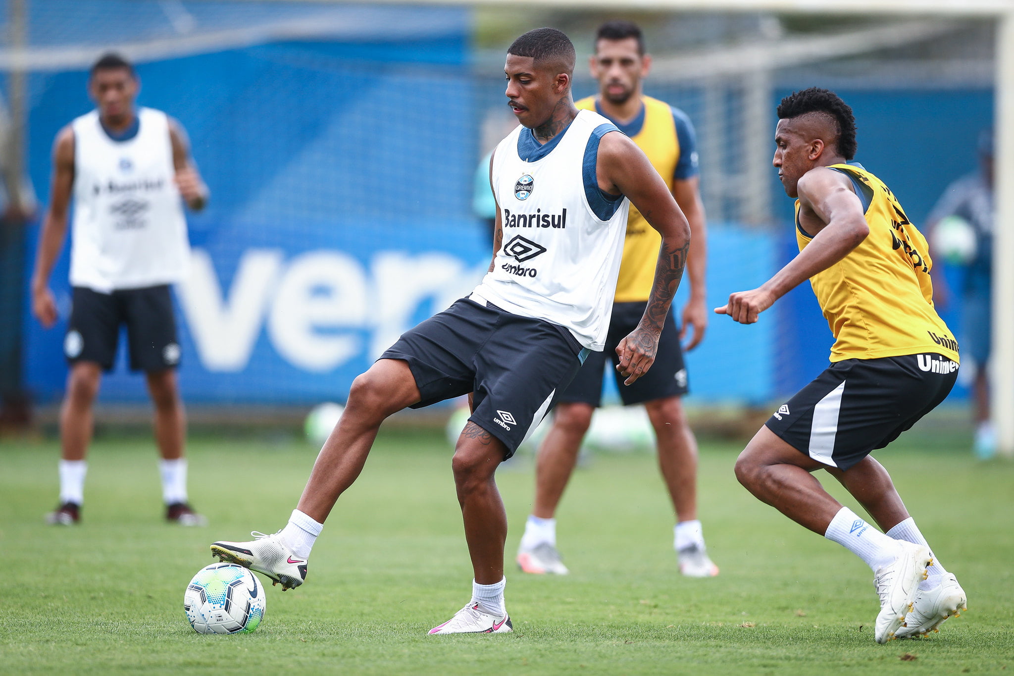 Com desfalque na zaga, veja provável escalação do Grêmio, horário e transmissão contra o Goiás Grêmio
