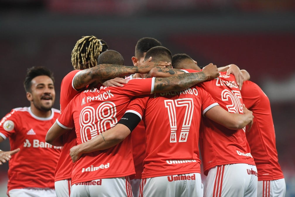 Com dúvidas no time, veja provável escalação do Inter, horário e transmissão contra o Coritiba Inter