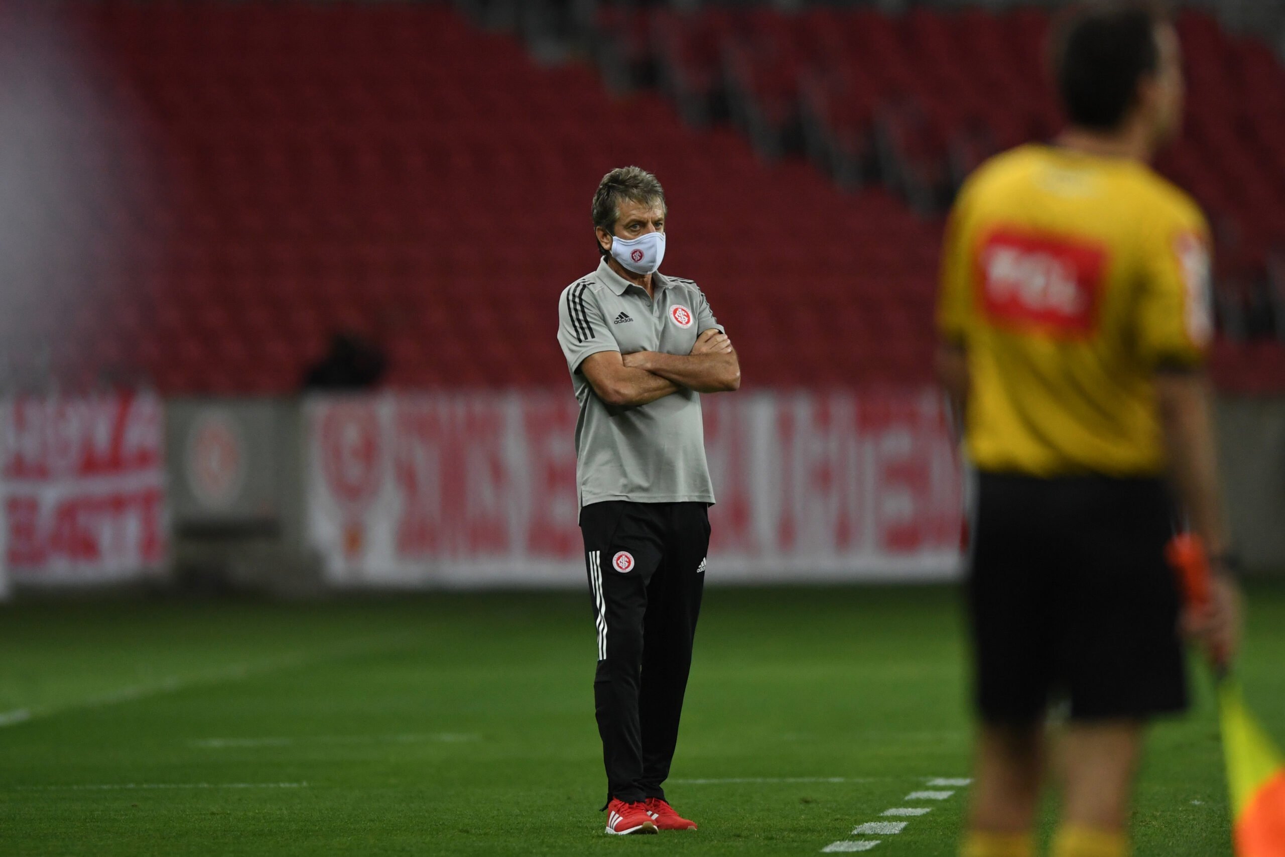 Auxiliar de Abel admite dificuldade em achar o "problema do time" e não confirma Lomba contra o Boca Juniors Inter