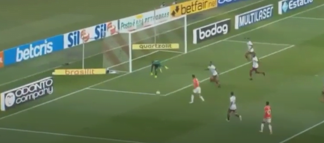 Muriel vacila em rebote, e Maurício faz o primeiro do Inter contra o Fluminense; veja o gol Maurício