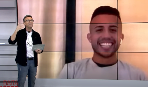 Só 22 anos? Neto faz brincadeira ao vivo e Matheus Henrique cai na gargalhada Neto