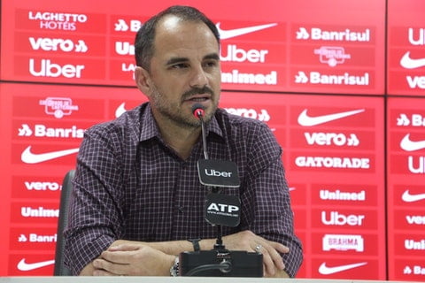 Caetano critica redes sociais, fala da renovação de Musto e explica como era relação de Coudet e Moledo Caetano