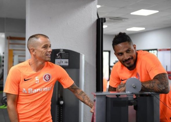 Guerrero escreve longo recado a D'Alessandro e confessa: "Saiba que te aprecio muito, te respeito muito" D'Alessandro