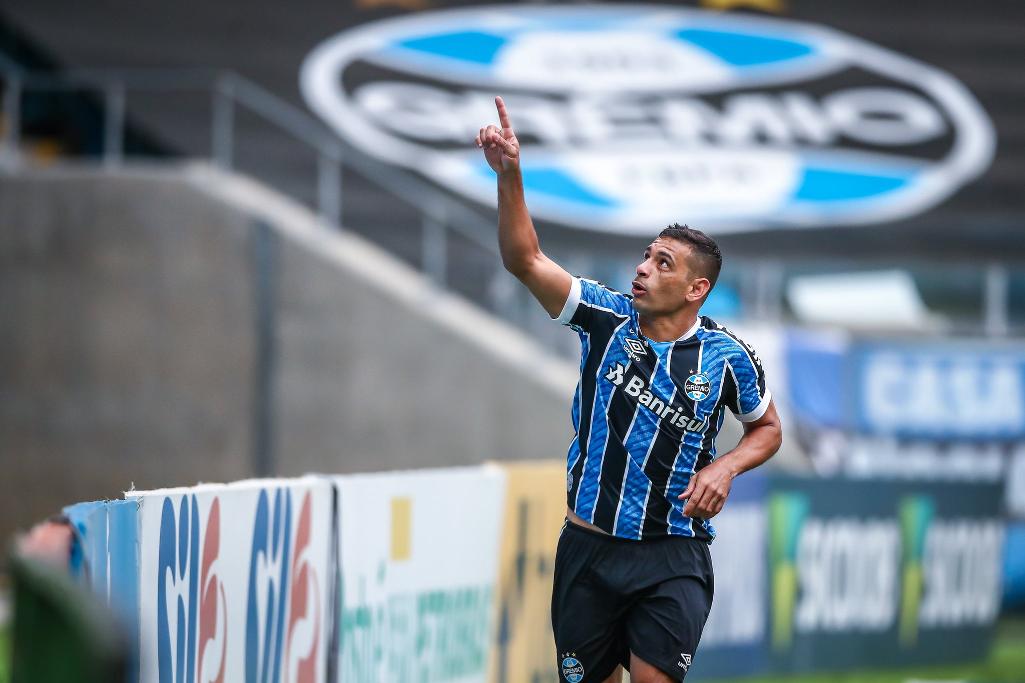 Em alta, Diego Souza marca data para encerrar a carreira no Grêmio: "Orgulho do que vivi e nada a reclamar" Diego Souza