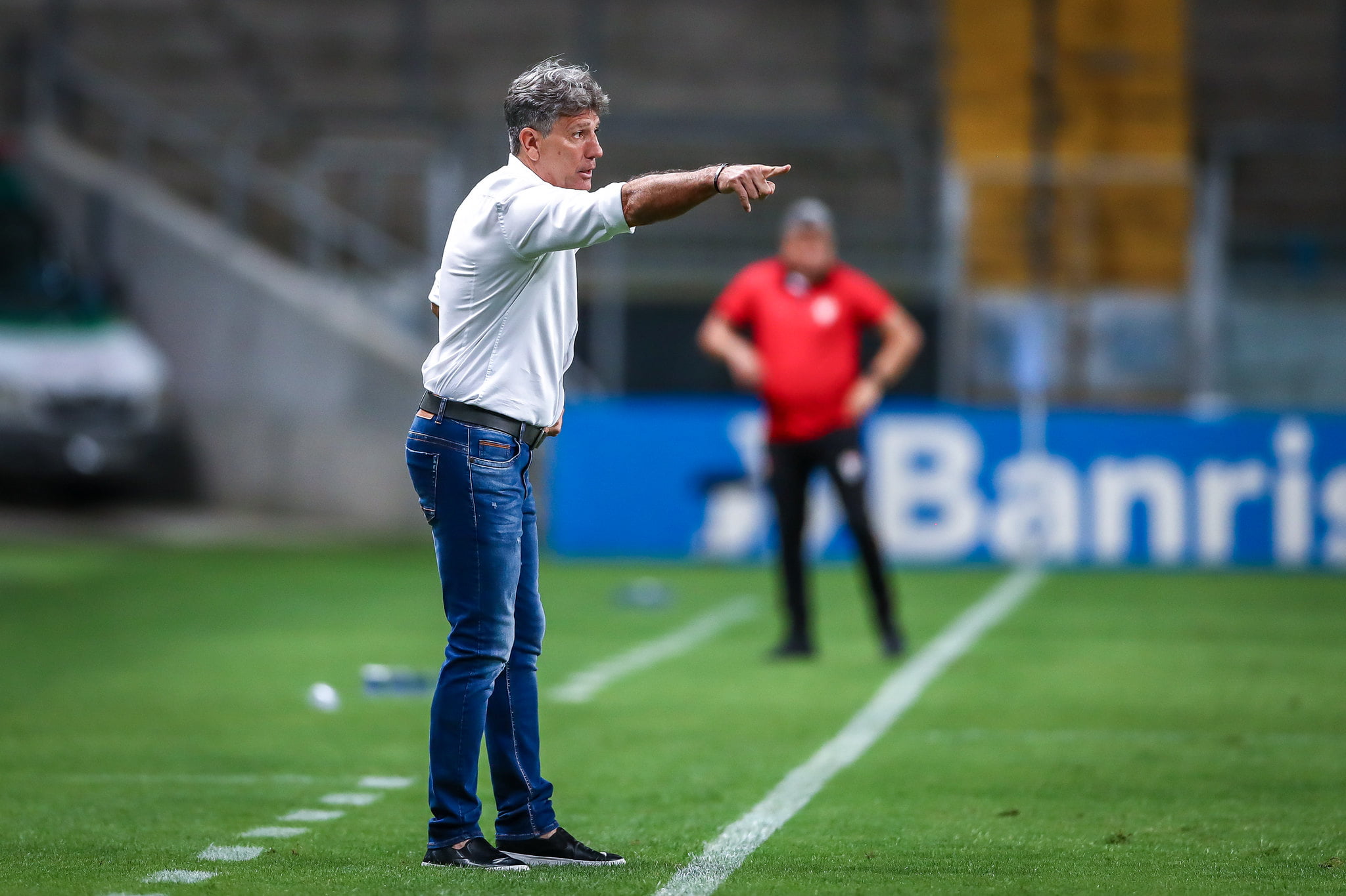 Renato elogia Vanderson, vibra com volta de Alisson e mira decisão contra o São Paulo: "Tudo pode acontecer" Renato