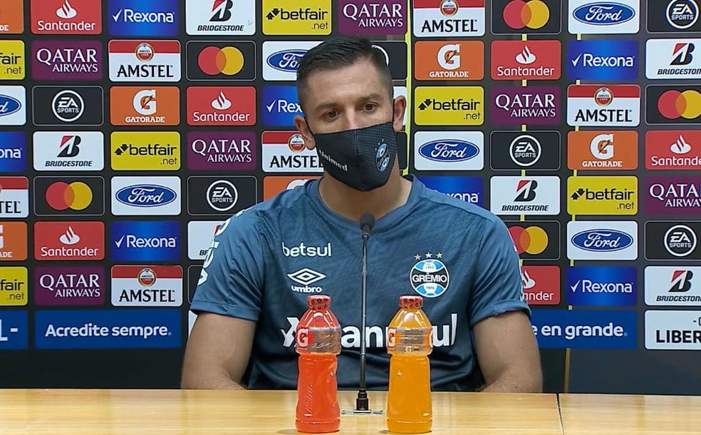 Churín nega "domínio" do Santos e revela como a derrota pode ajudar o Grêmio no futuro Diego Churín