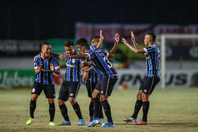 O mais feio, o mais craque e o apelido proibido: Darlan entrega "guris" do Grêmio em divertida entrevista Darlan