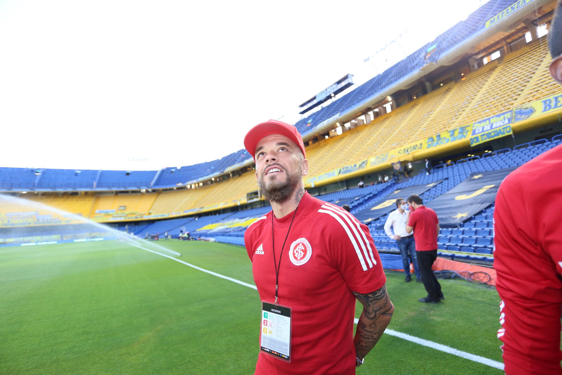 Jornalista diz que D'Ale some em momentos decisivos, critica ausência em pênaltis e ganha resposta de Índio D'Alessandro