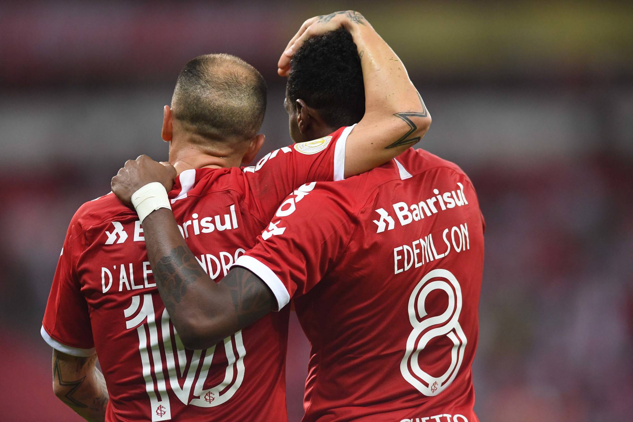 Edenilson revela surpresa positiva com D'Alessandro logo no seu primeiro dia de Inter e lamenta: "Merecia despedida diferente" D'Alessandro