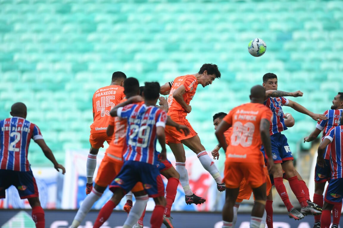 Dourado volta a fazer gol após longa lesão e fala em tom de desabafo: "Sentia muita dor, pensei que não jogaria mais" Dourado