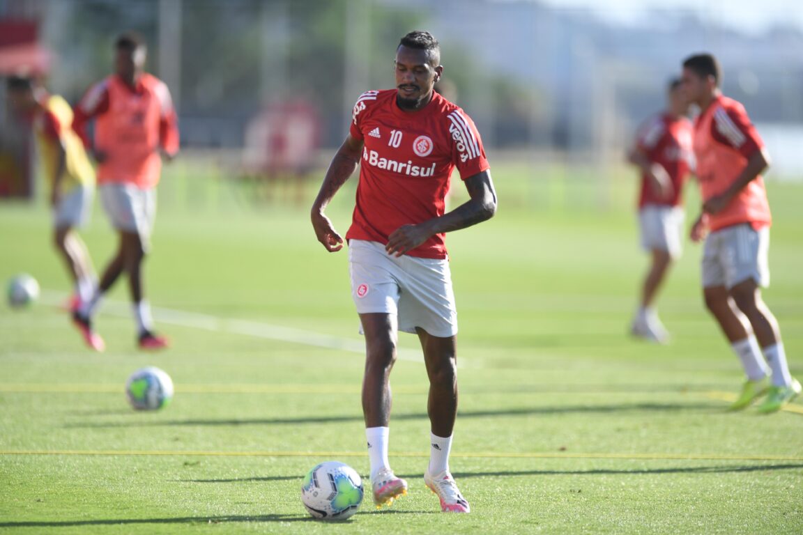 Quem joga? Na volta ao Brasileirão, veja provável escalação do Inter, horário e transmissão contra o Botafogo Inter