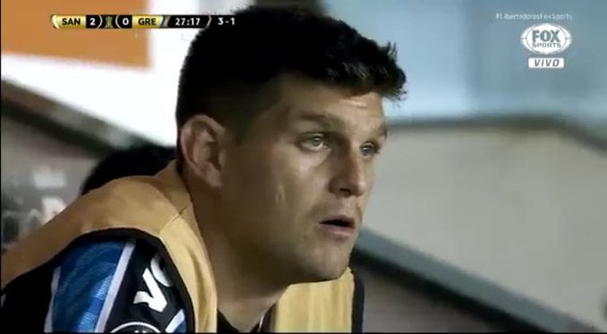 E o gringo? Jornalista revela o motivo da ausência de Kannemann em queda do Grêmio para o Santos Kannemann