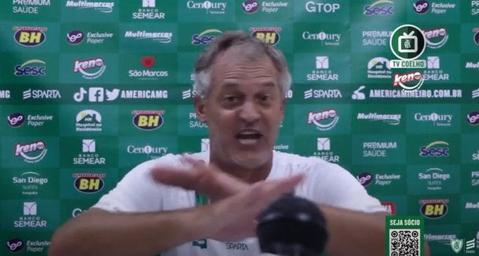 Ex-Inter, Lisca explode em coletiva, quase derruba câmera e detona arbitragem: "Chega, não tem entrevista, não tem nada" Lisca