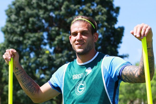 Filha de Renato projeta três pontos contra o Goiás na web, mas Rafael Moura reage: "Hoje não" Rafael Moura