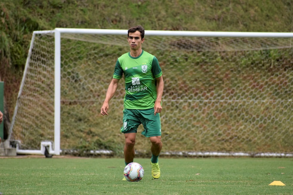 Grêmio mira volante destaque do América-MG para a próxima temporada e analisa oferta, diz site Zé Ricardo