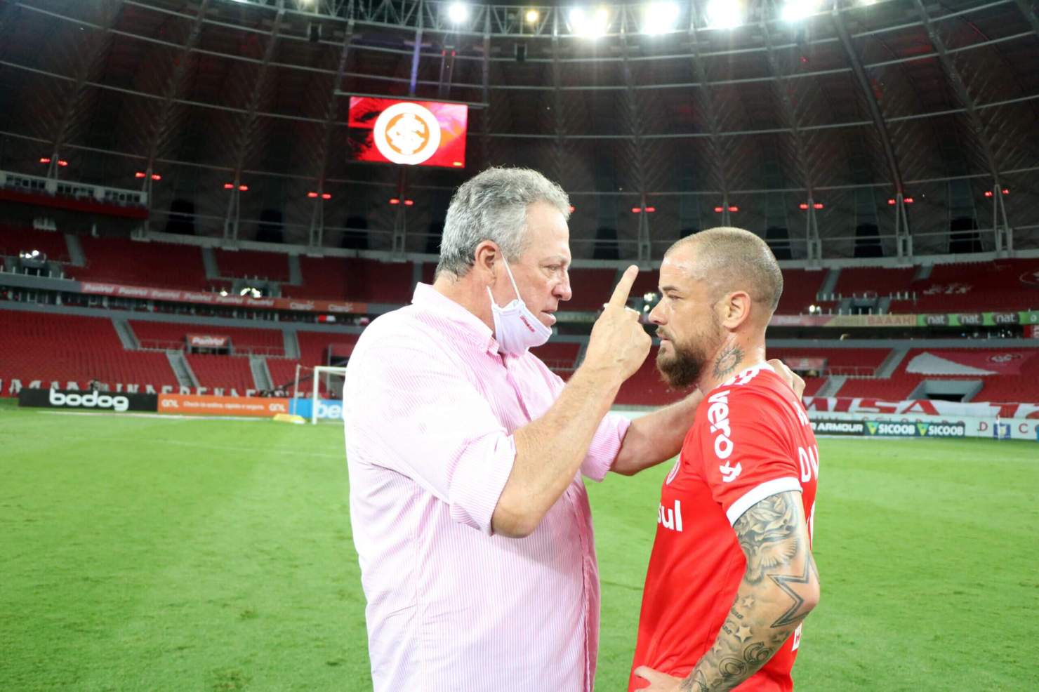 Em última entrevista do ano, Abel "entrega" os dois possíveis destinos de D'Alessandro em 2021 Abel Braga