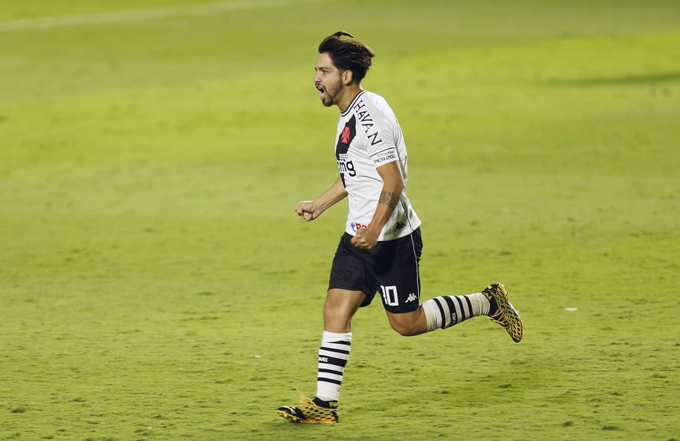 Diretor do Independiente confirma sondagem do Grêmio por Benítez, atualmente no Vasco Benítez