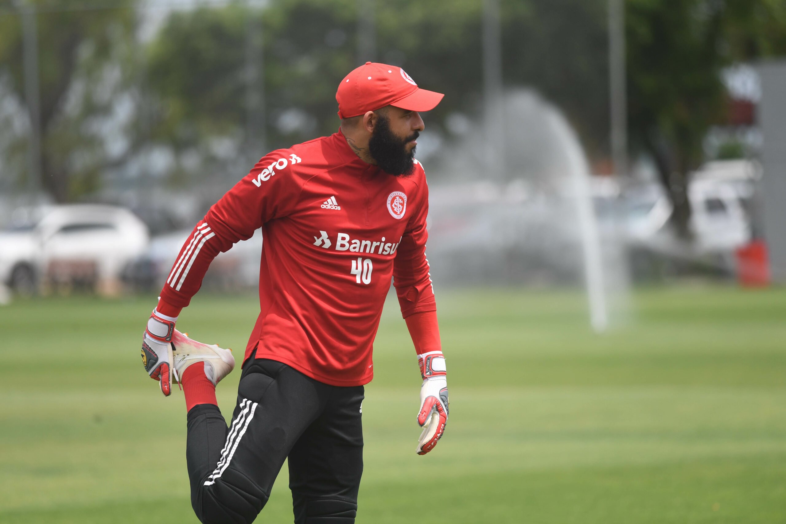 Com vários desfalques na defesa, veja provável escalação do Inter, horário e transmissão contra o Bahia Inter
