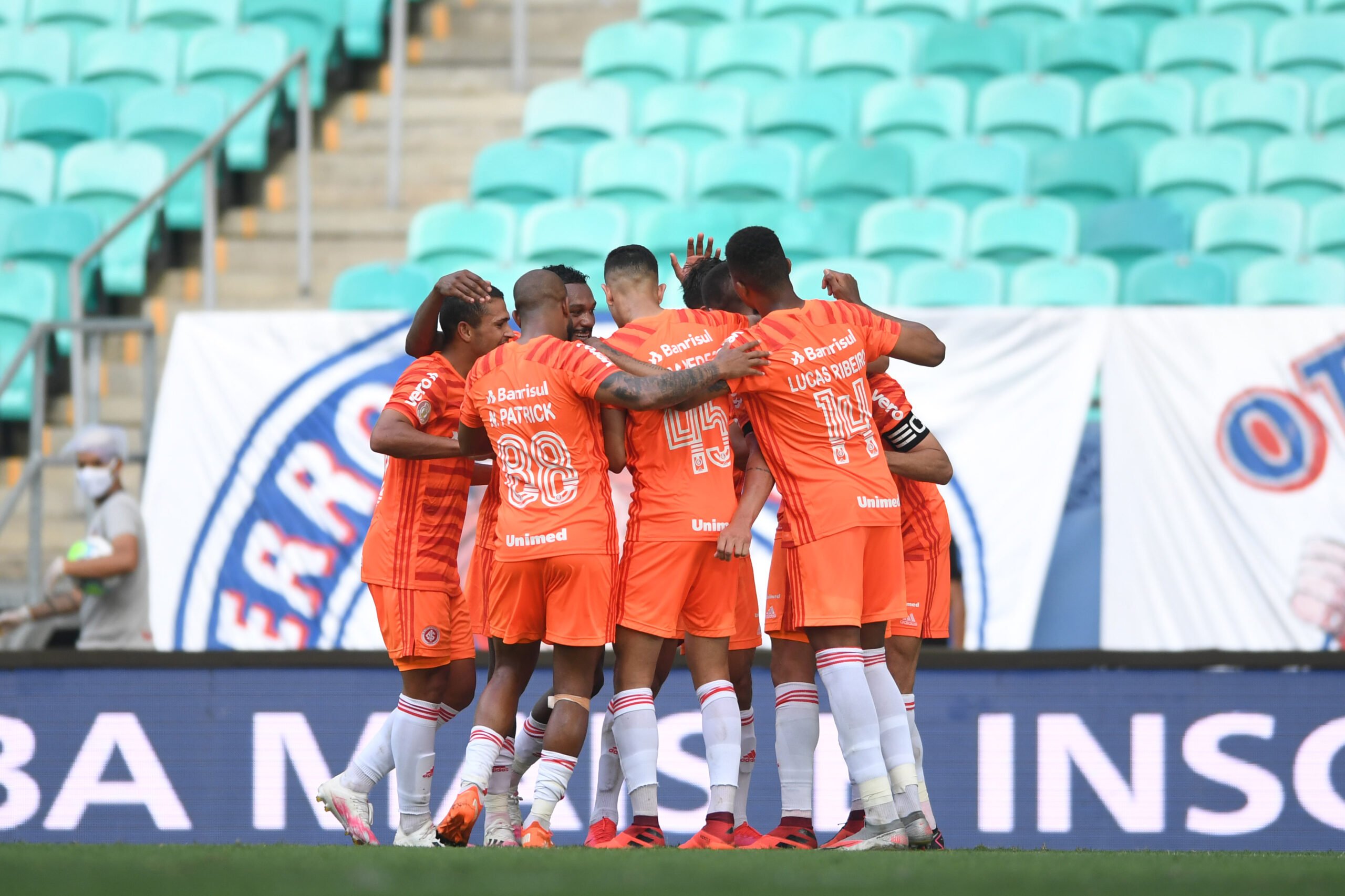 Três despedidas e uma dúvida: como o Inter encerra o ano após voltar de Salvador com vitória Inter