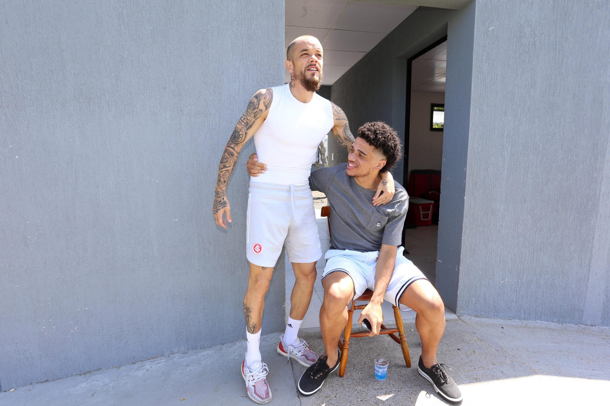 Taison diz que conversa com D'Alessandro todos os dias e revela brincadeira do amigo após golaço contra o Flamengo Taison