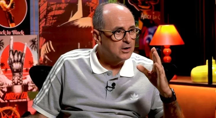 Simon mantém opinião de que não foi pênalti, mas reforça amizade com Renato: "Temos ótima relação" Carlos Simon
