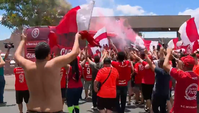 Com festa da torcida, Inter embarca para decisão; veja provável time, horário e transmissão contra o São Paulo Inter