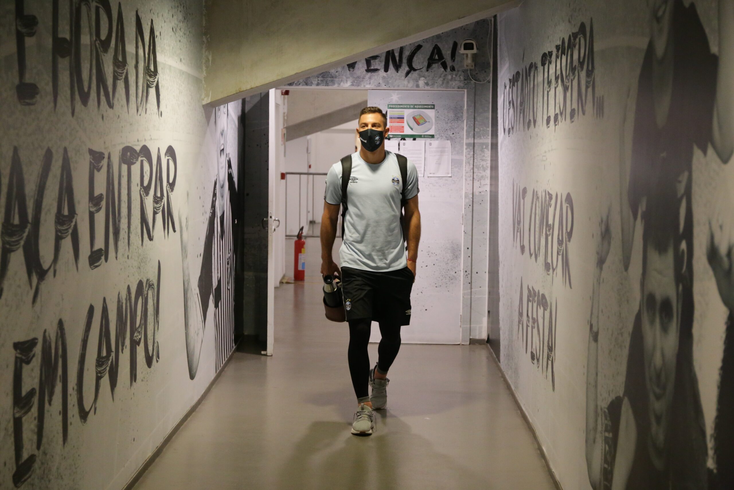 Victor Ferraz de capitão e chance para gringos: Grêmio está escalado para encarar o Fortaleza Grêmio