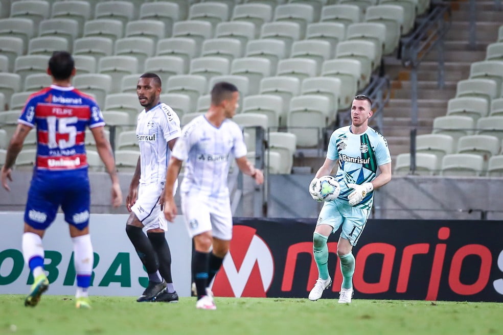 Goleiro do Grêmio acredita no título brasileiro e confirma cobranças de Renato: "Talvez o lado externo não note" Grêmio