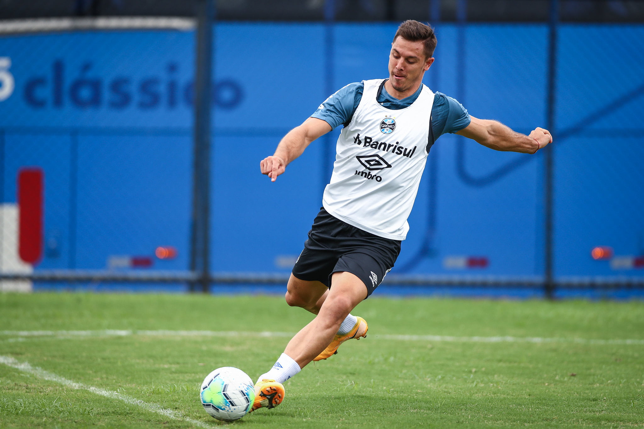 Com desfalques, veja a provável escalação do Grêmio, horário e transmissão contra o Botafogo Grêmio