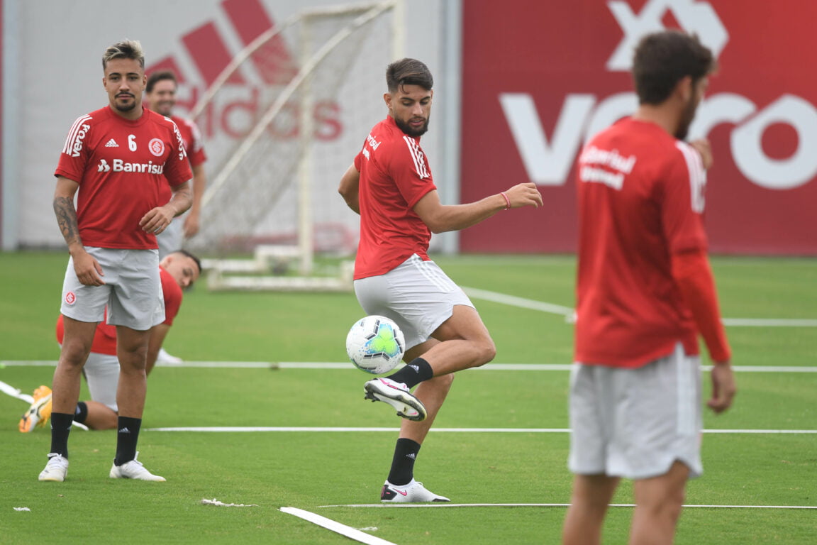Inter deverá ter duas mudanças no time titular; veja provável escalação, horário e transmissão contra o Athletico Inter
