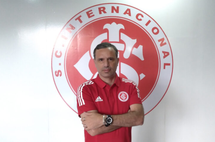 Grossi faz balanço positivo da temporada da base do Inter e anuncia "subida" de sete jovens jogadores Grossi
