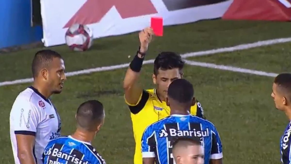 Léo Chú
