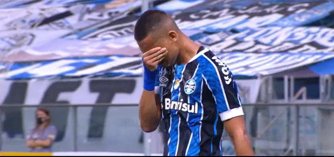Paulo Nunes diz que Pedro Lucas lembra Alex "no jeito de tocar", e Ricardinho chora muito com gol; assista Ricardinho