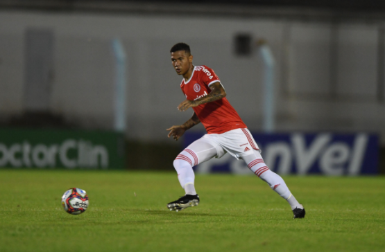 Antes do Gre-Nal, vice do Inter diz que Ramírez sabe da "pressão" e elogia Zé Gabriel: "A gente confia nele" Zé Gabriel
