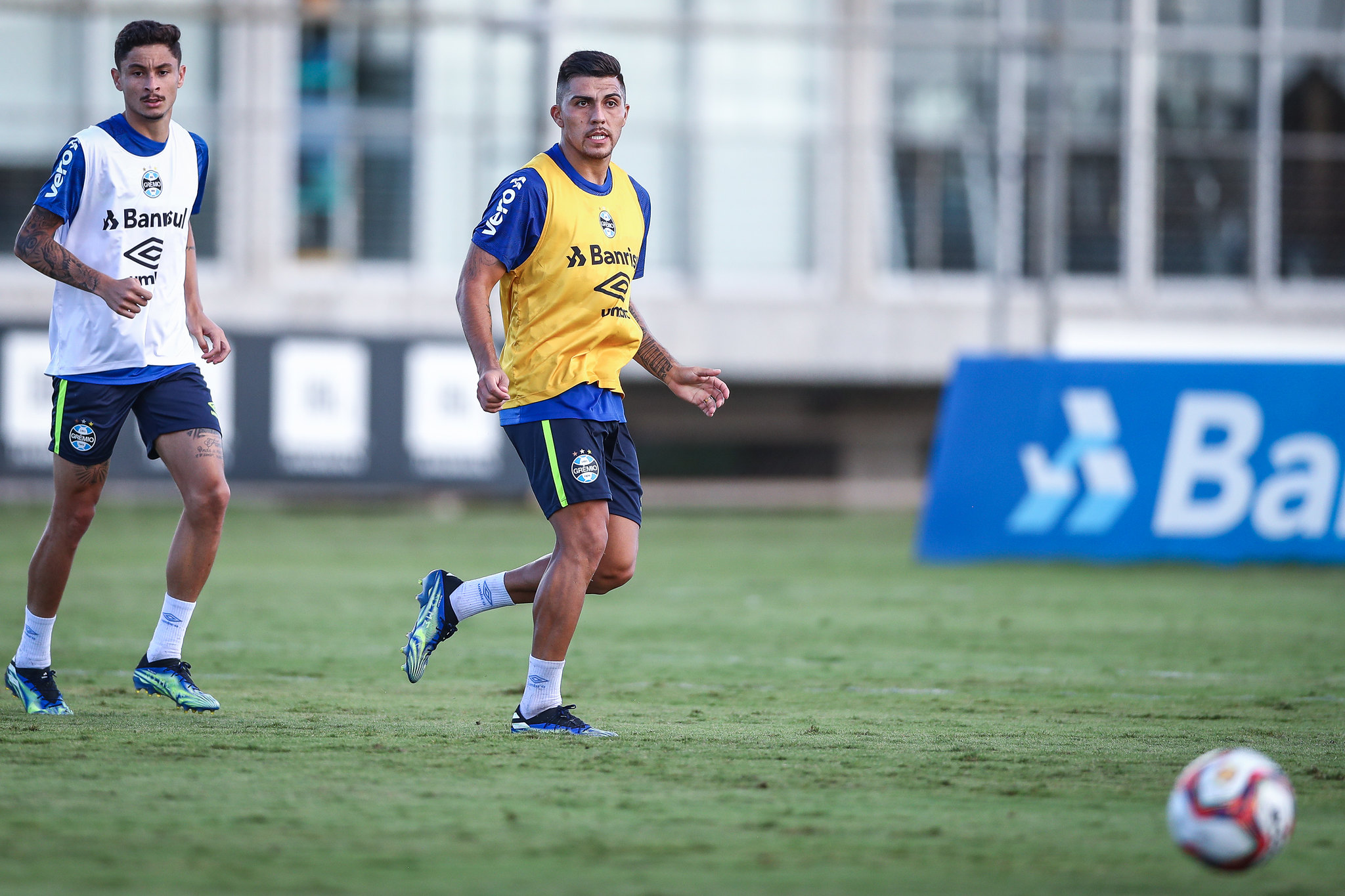 Com retorno dos titulares e desfalques, veja provável escalação do Grêmio, horário e transmissão contra o Inter Grêmio