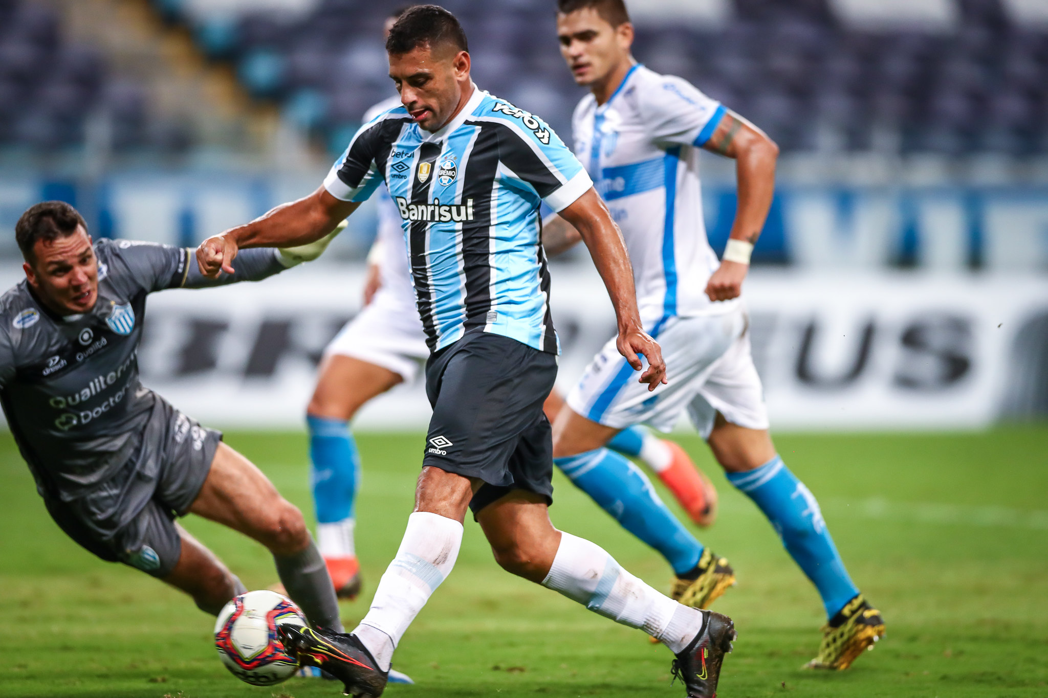 Diego Souza, Rafinha, Cortez e mais: o que diz o Grêmio sobre jogadores experientes em finais de contrato Diego Souza