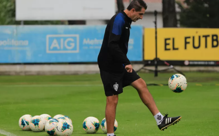 Técnico do Del Valle admite ajuda de treinador do Palmeiras e se surpreende: "Grêmio não estudou nosso time" Del Valle