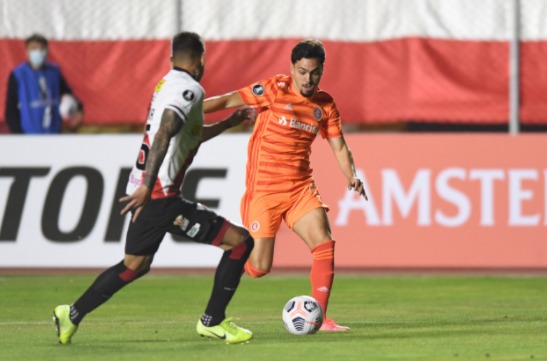 Titular durante os 90 minutos, Maurício admite que Always Ready foi bem diferente do que o Inter estudou Maurício