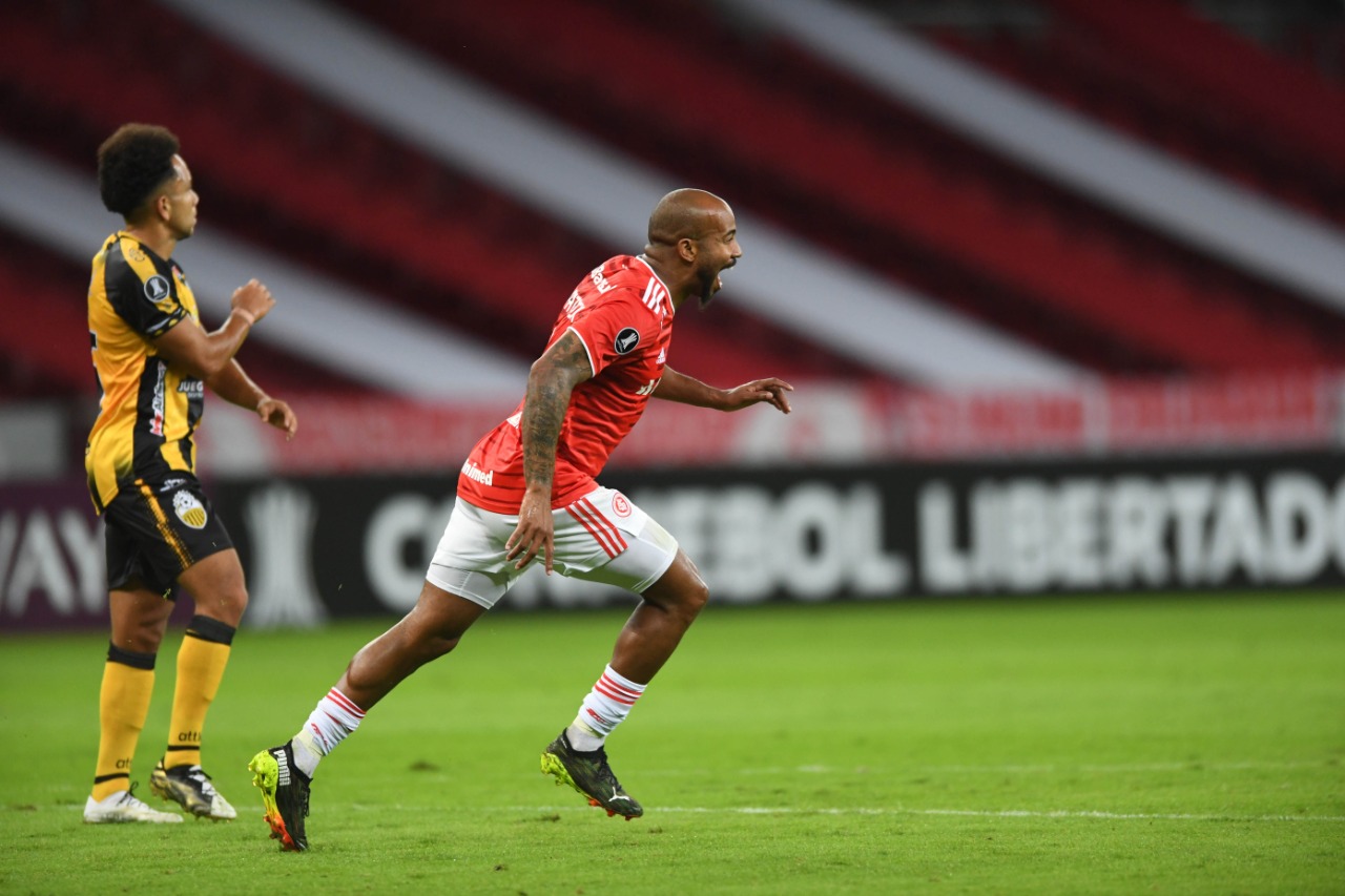 Patrick retoma titularidade do Inter em grande estilo, marca gol e faz desabafo: "Eu estou aqui" Patrick
