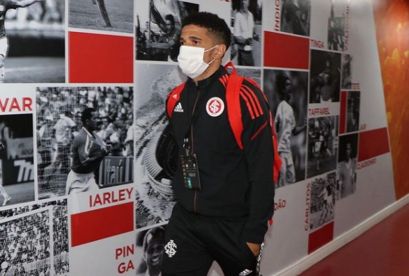 Em post após o jogo, Taison diz que sensação ao voltar ao Beira-Rio é única, mas lamenta: "Não foi dessa vez" Taison