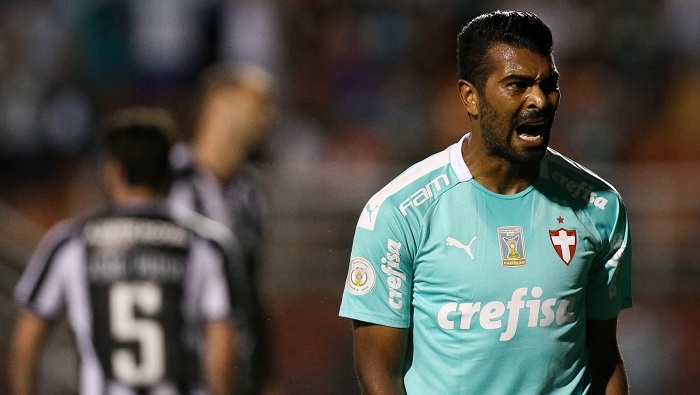 Para justificar Thiago Santos, dirigente do Grêmio pede "chance" e cita contratações de Maicon, Geromel e até Tardelli Thiago Santos
