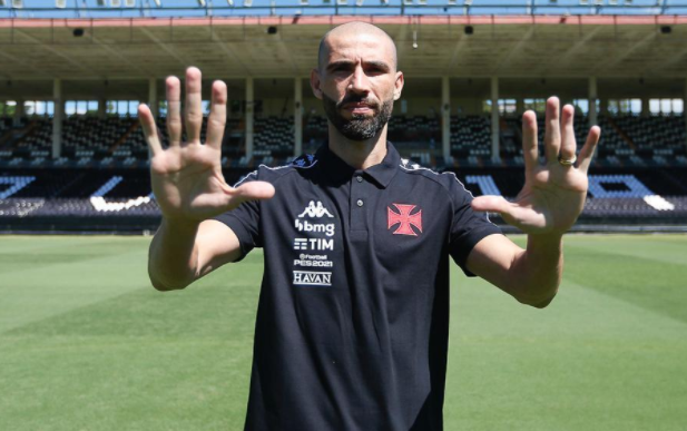 No Vasco, Vanderlei admite frustração por perder titularidade no Grêmio antes de final: "Espero que não ocorra novamente" Vanderlei