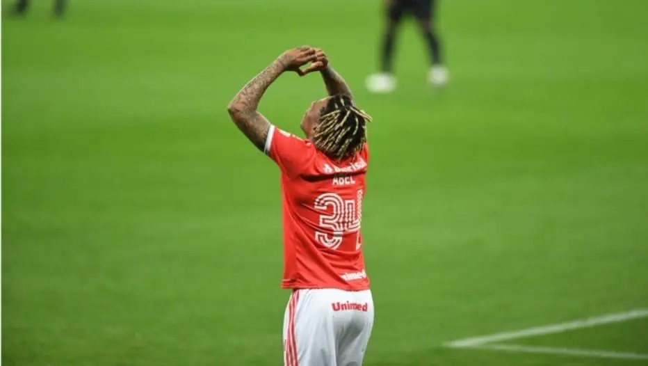Abel Hernández se manifesta após rescindir contrato e agradece Inter: "Este clube não existe sem seu povo" WhatsApp Image 2021-04-14 at 16.55.47