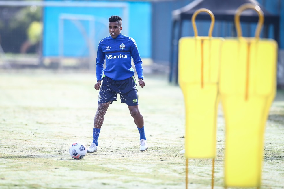 Reflexo imediato no grupo: Cortez explica como Tiago Nunes trouxe "motivação" ao elenco do Grêmio Cortez